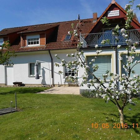 Ferienwohnungen Am Plaetlinsee Wustrow  Extérieur photo